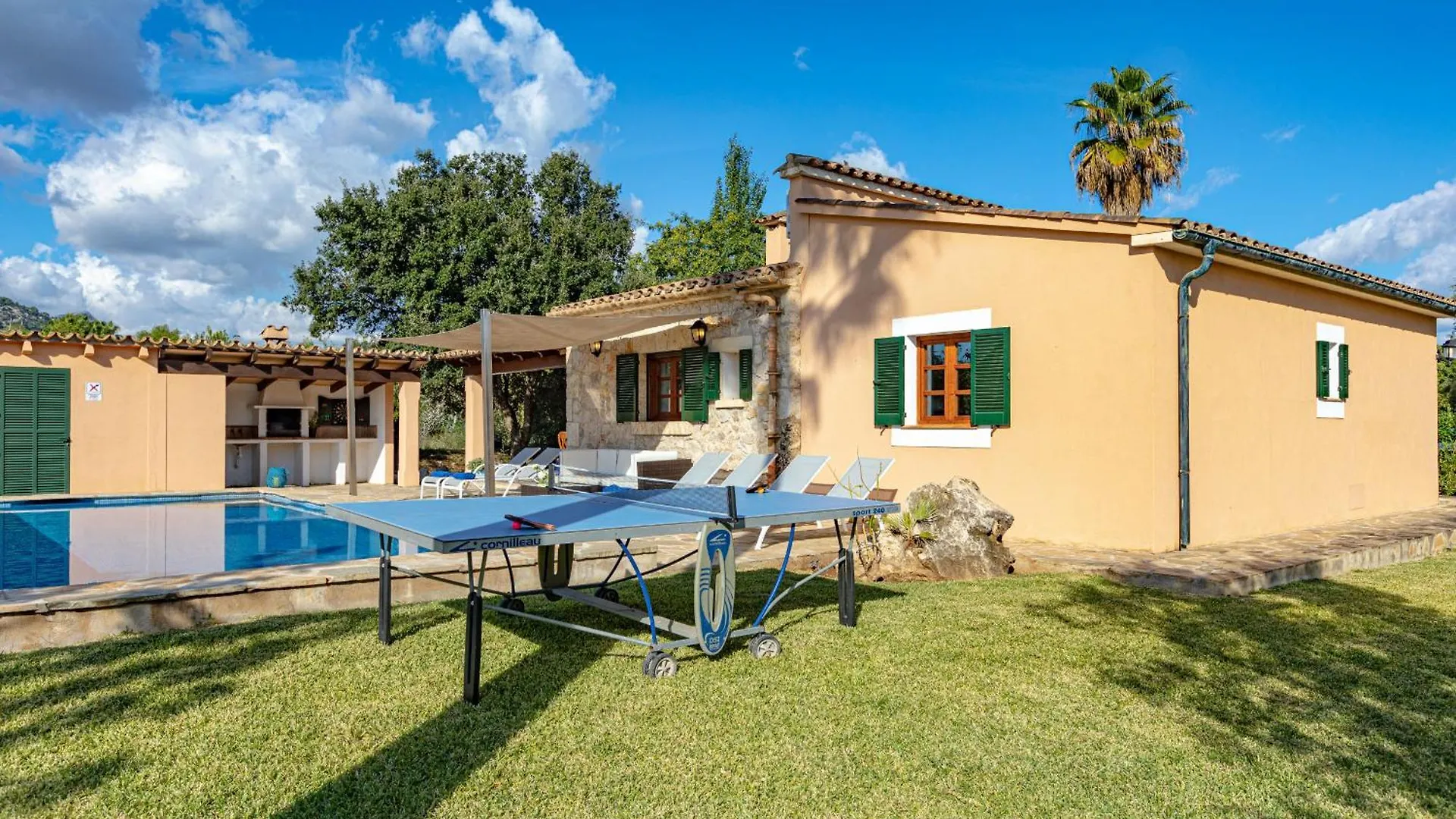 Joana Villa Pollenca 0*,
